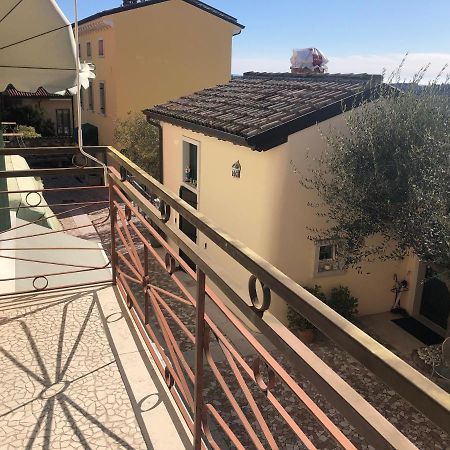 Apartamento Residenza Lucrezia Cavaion Veronese Exterior foto
